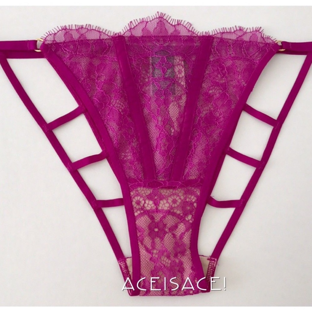 NWT* VERY SEXY Low Rise String Bikini Panties